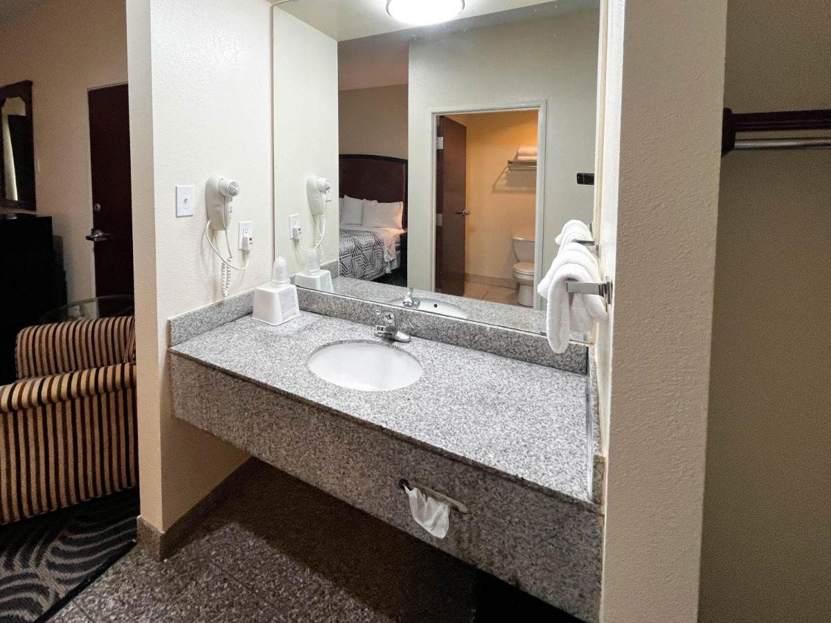 Executive Inn & Suites Breaux Bridge, La Екстер'єр фото