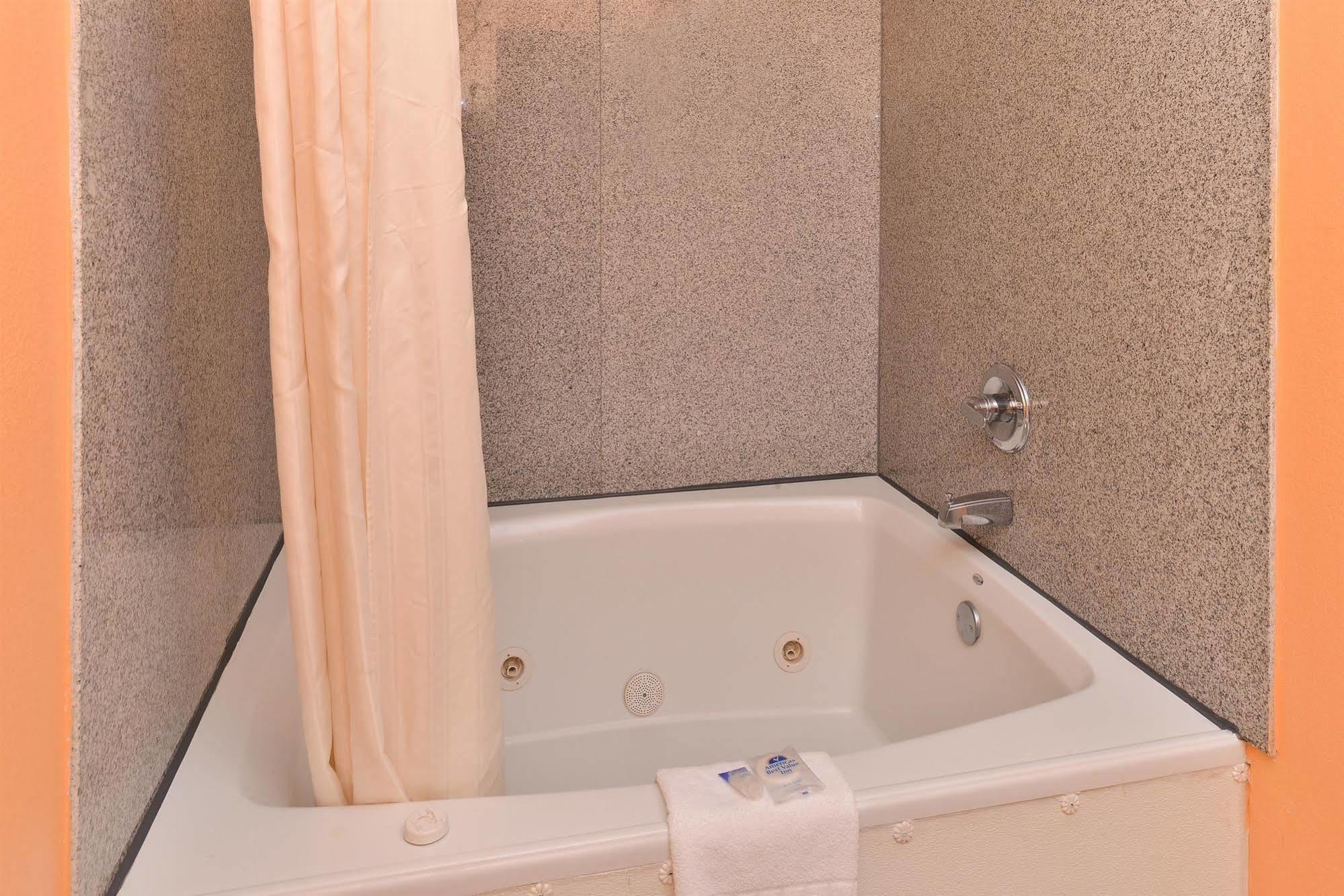 Executive Inn & Suites Breaux Bridge, La Екстер'єр фото